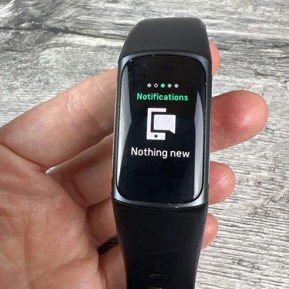 Fitbit FB423 Smart Watch Luxe Fitness & Wellness Tracker Black Size S/P - Picture 2 of 10